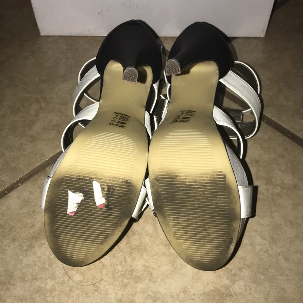 Black and white platforms - Picture 4 of 4
